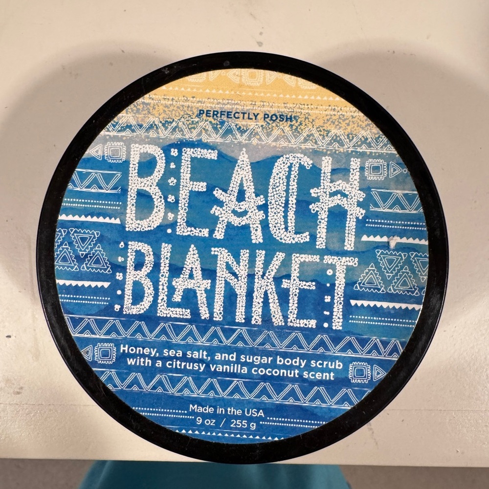 Perfectly Posh~Beach Blanket~Sugar Scrub~New and Sealed